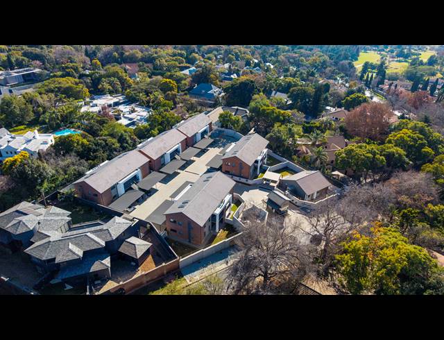 3 BEDROOM APARTMENT FOR SALE IN BRYANSTON